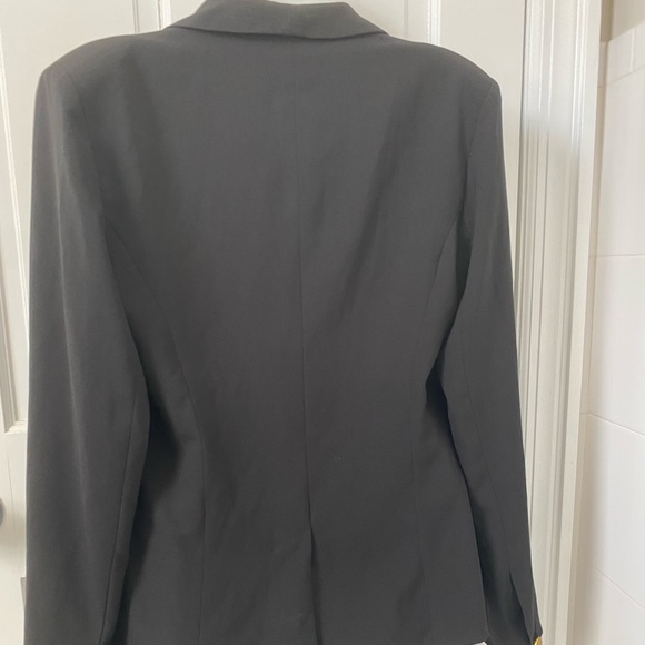 Blazer - Picture 2 of 7